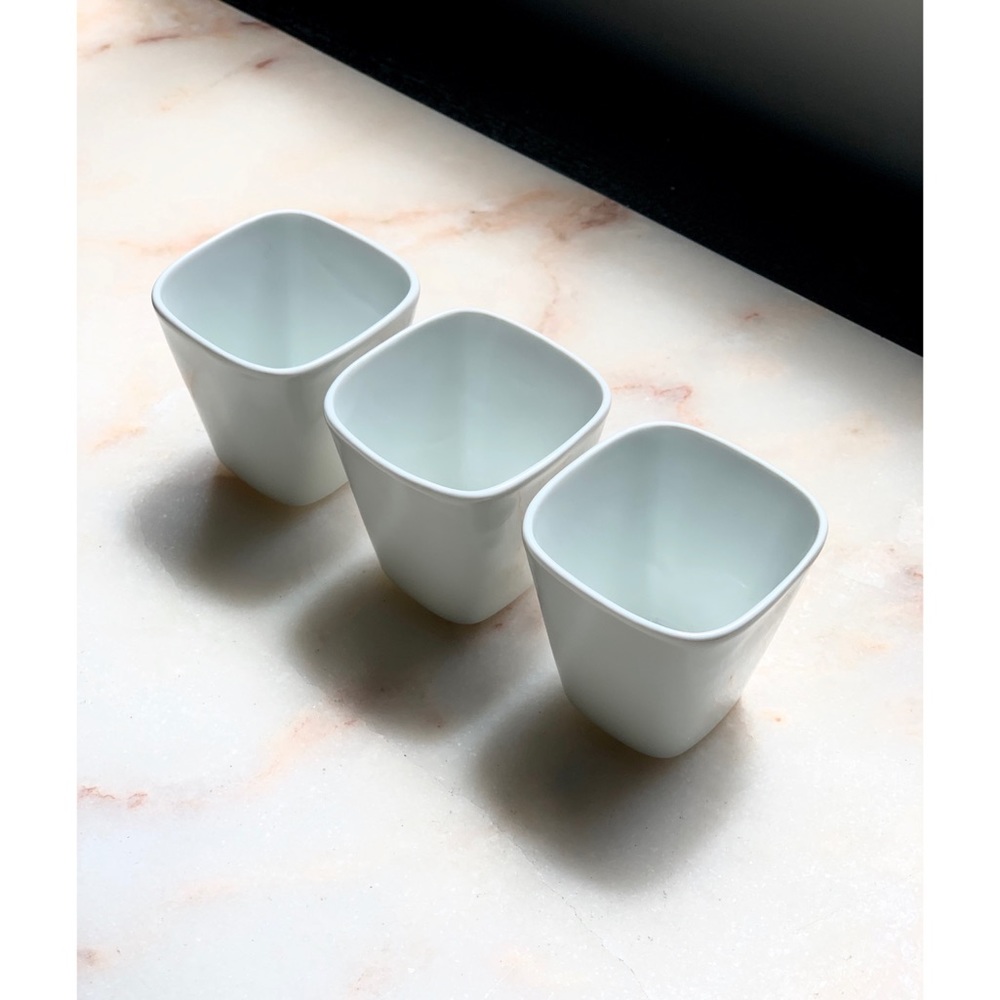 3 WHITE PORCELAIN_TEA /ESPRESSO CUPS